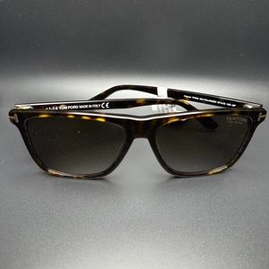 Tom Ford Sunglasses FT832